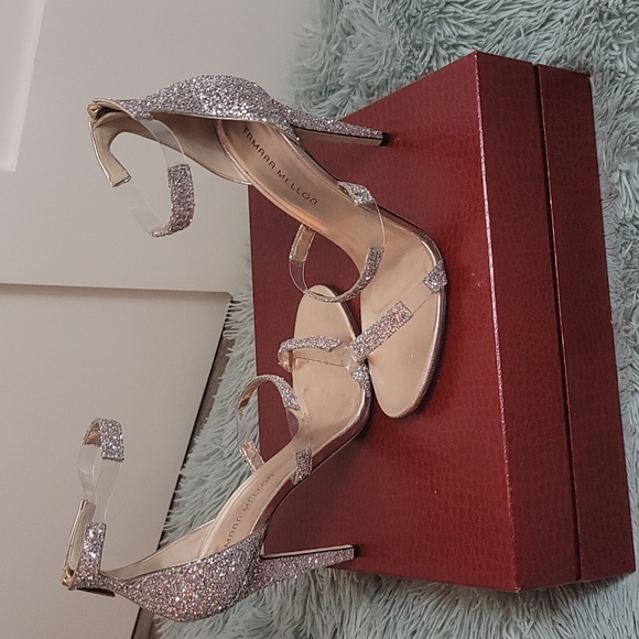 Shoes - Picture 2 of 5